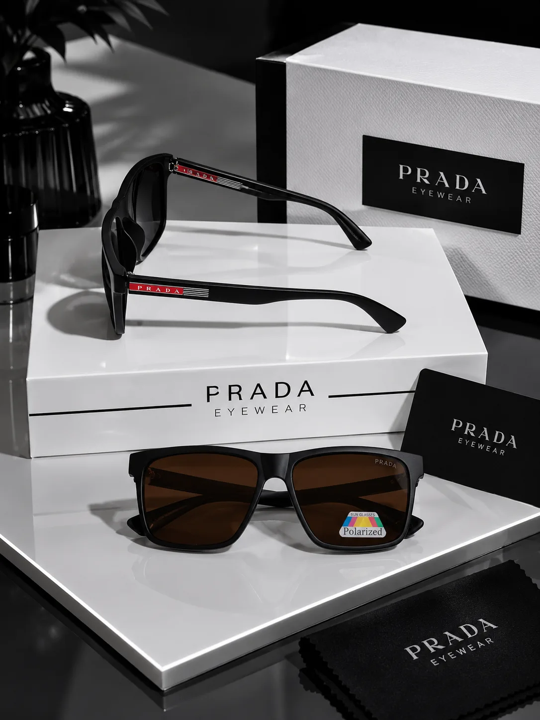 نظارات شمسية Polarized ماركة Prada