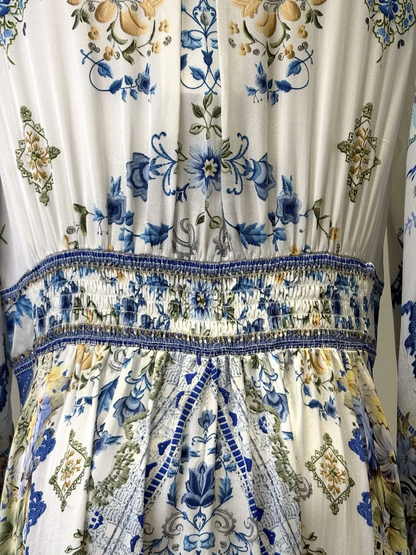 کراسی درێژی ئافرەتان