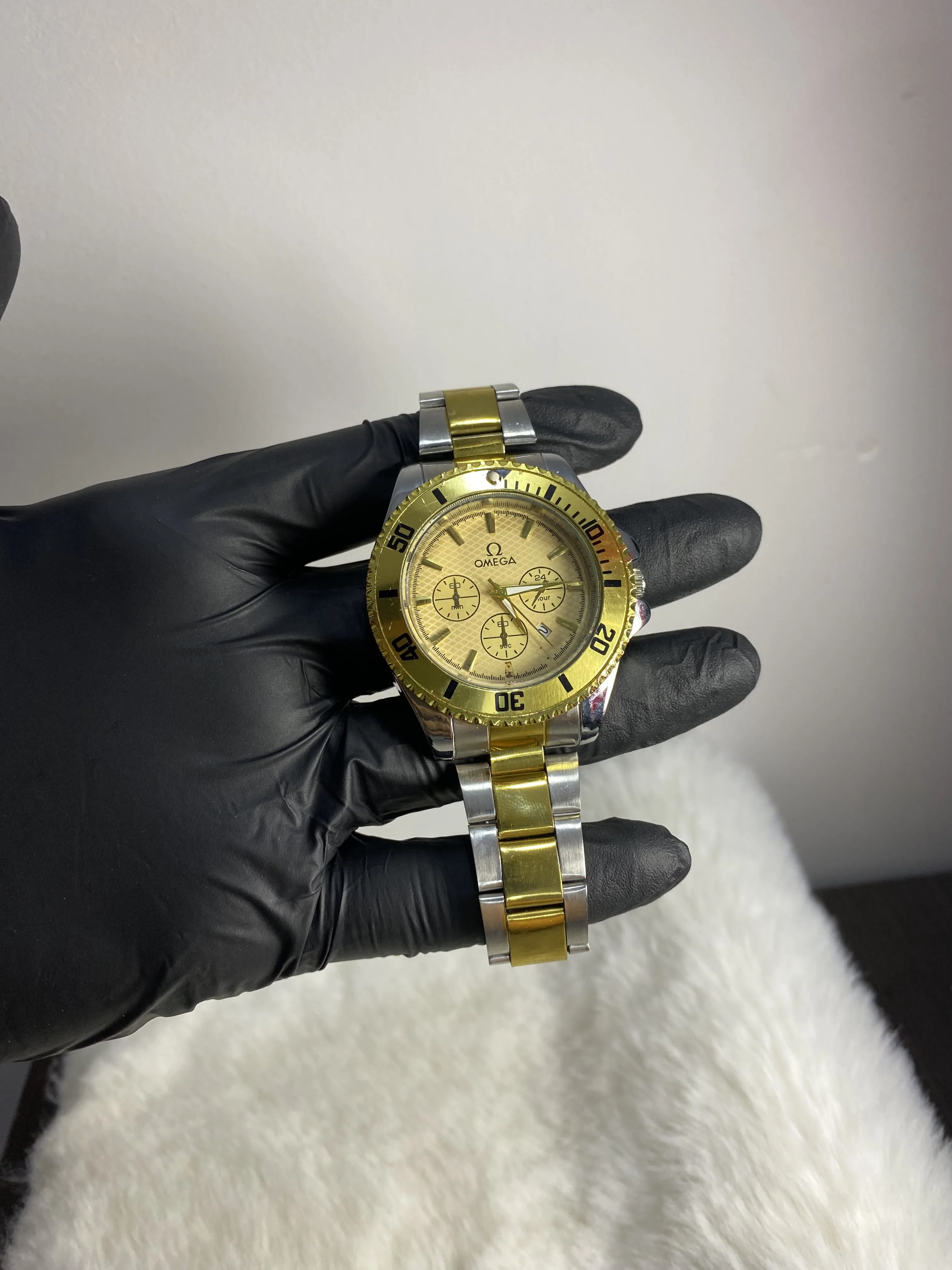 ده مژمير زلاما Omega