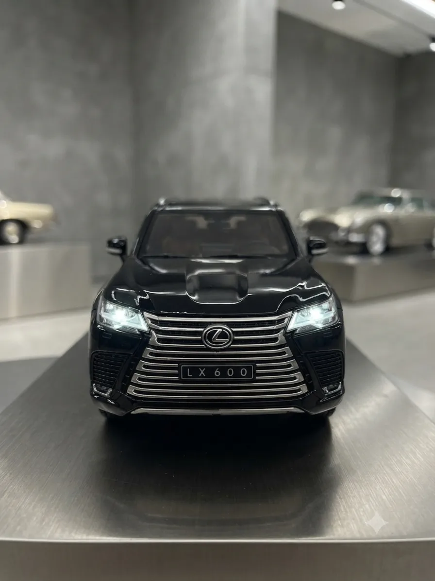 سەیارەی کامڵی ئاسنی لێکسس LX 600