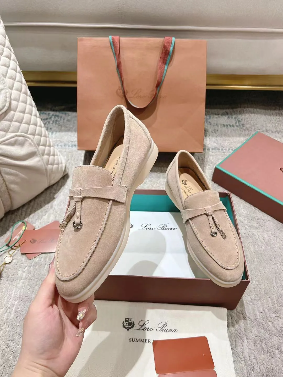 پێڵاوی ئافرەتان